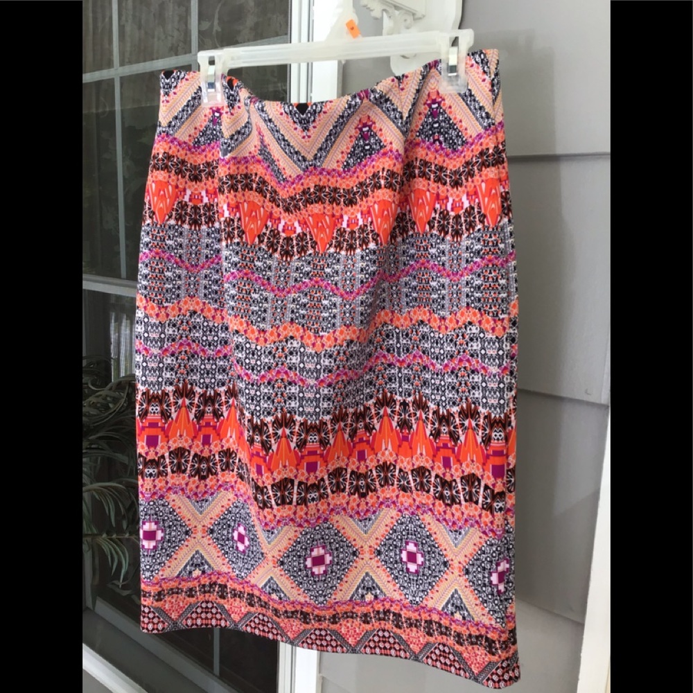 Cato’s size large beautiful peachy colors Straight pencil skirt with stretch EUC